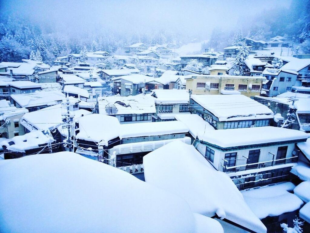 下雪的野澤村